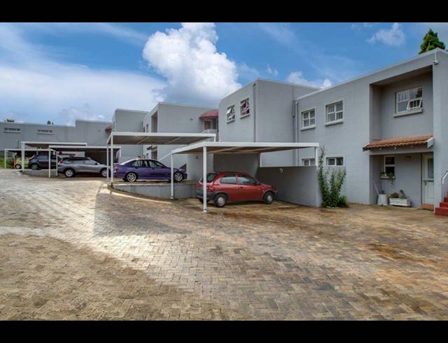 2 BEDROOM APARTMENT FOR SALE IN FOURWAYS GARDENS